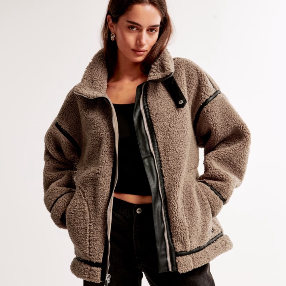 Abercrombie & Fitch Teddy Jacket - Taupe